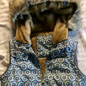 5/20 Girls hooded vest